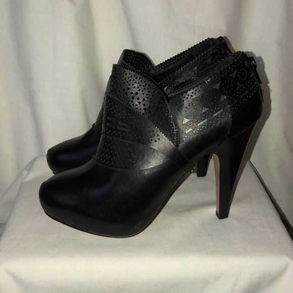 Steve Madden Shoes - Platform ankle boot